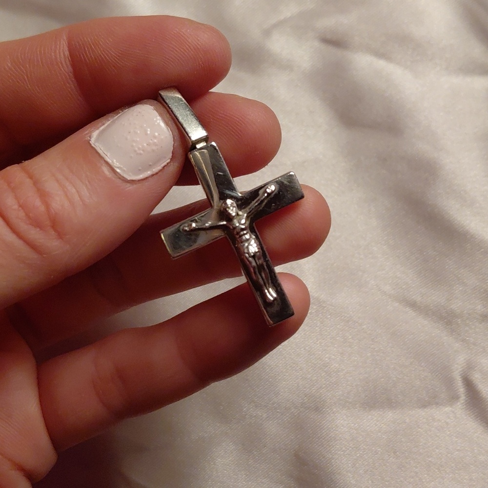 Beautiful Sterling Silver Crucifix Pendant